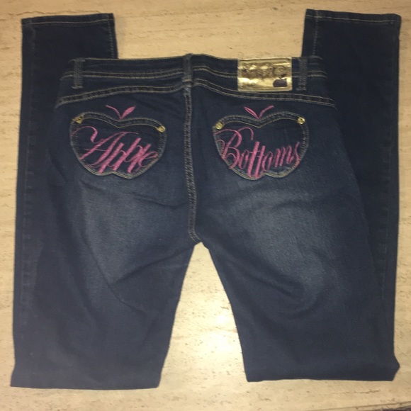 apple bottoms jeans
